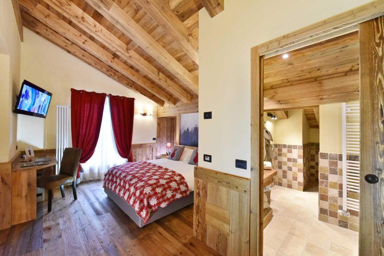 Hotel La Rouja Champoluc Exterior foto