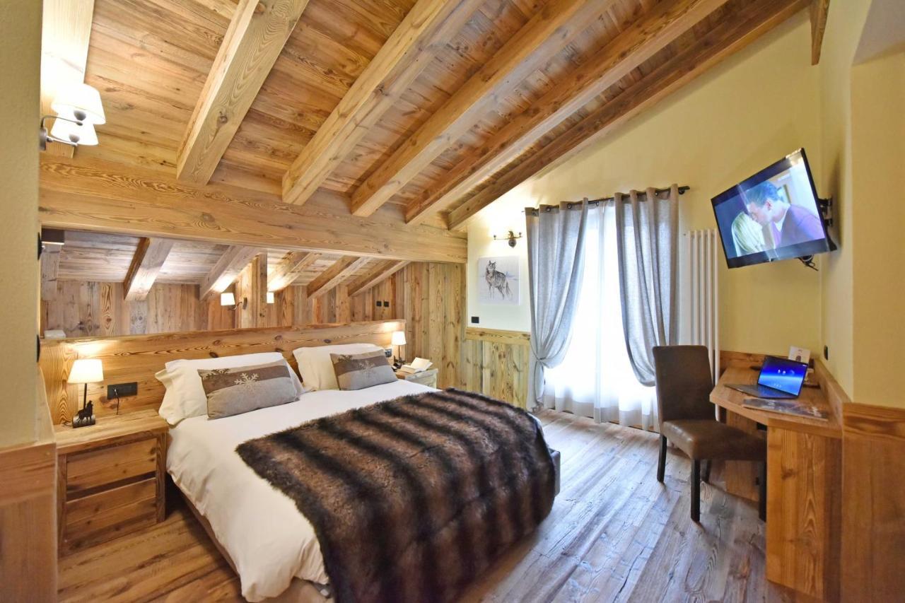 Hotel La Rouja Champoluc Exterior foto